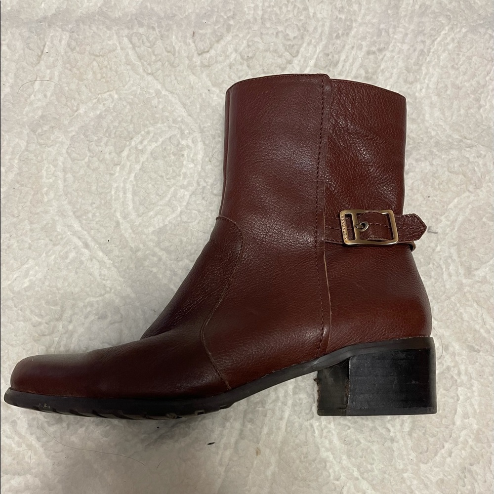 Boots - Picture 5 of 9